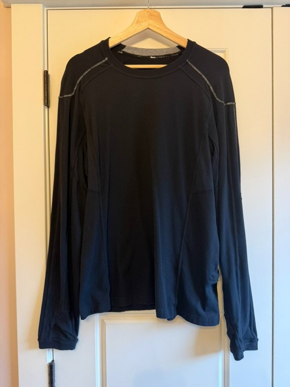 Men's Lululemon Long-Sleeve Black Tee